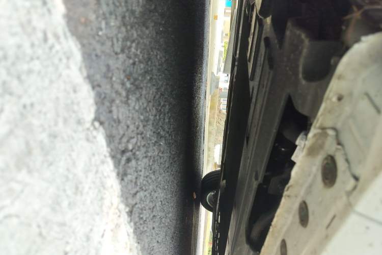 Used Wey Gaoshan 2025 Four-Wheel Drive Alpine 8 Chassis Front Left