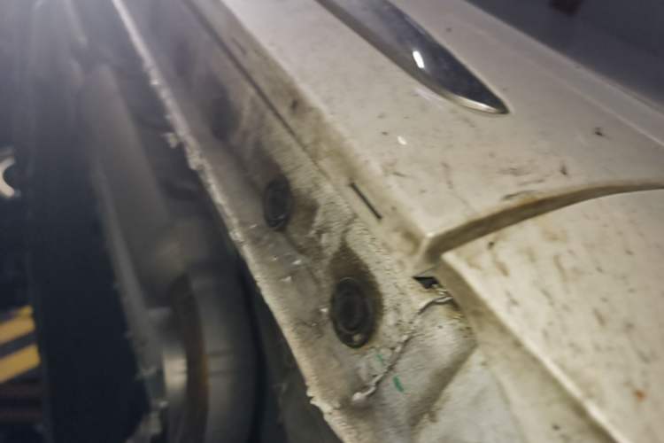 Used Wey Gaoshan 2025 Four-Wheel Drive Alpine 8 Chassis Front Right
