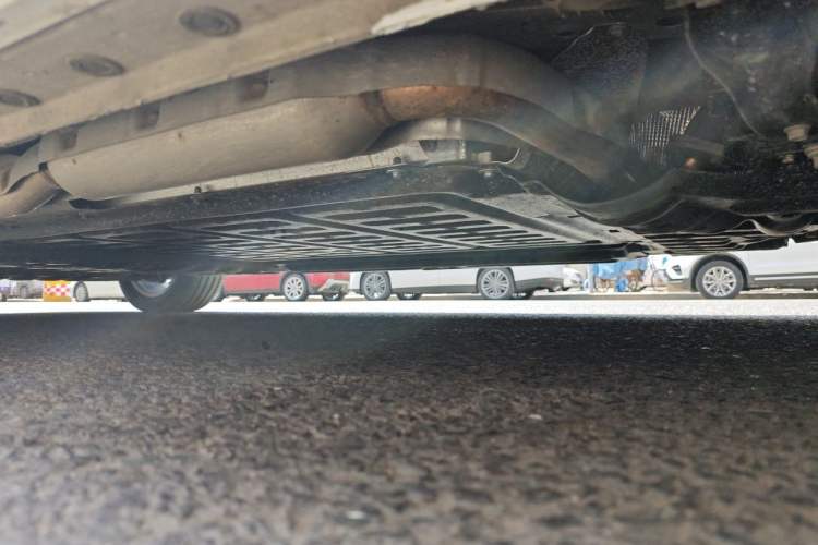 Used Wey Gaoshan 2025 Four-Wheel Drive Alpine 8 Chassis Front Right