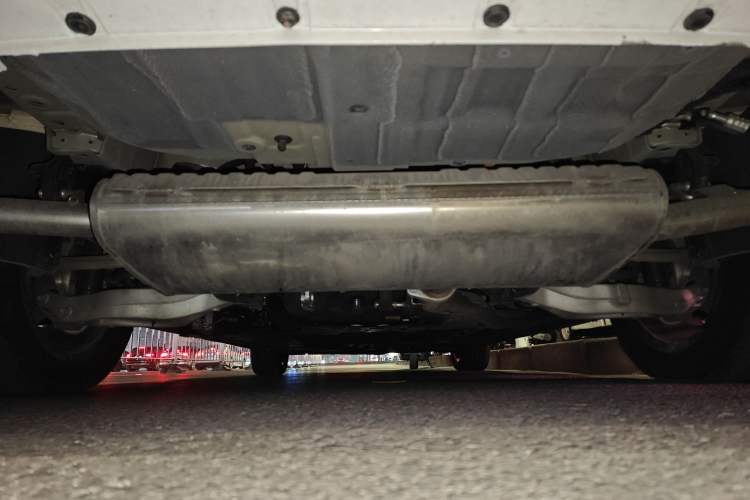 Used Wey Gaoshan 2025 Four-Wheel Drive Alpine 8 Chassis Rear