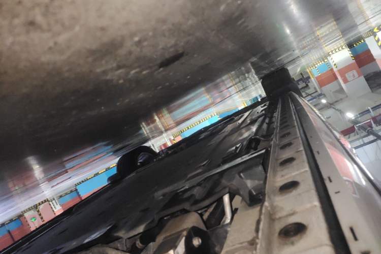 Used Wey Gaoshan 2025 Four-Wheel Drive Alpine 8 Chassis Rear Left