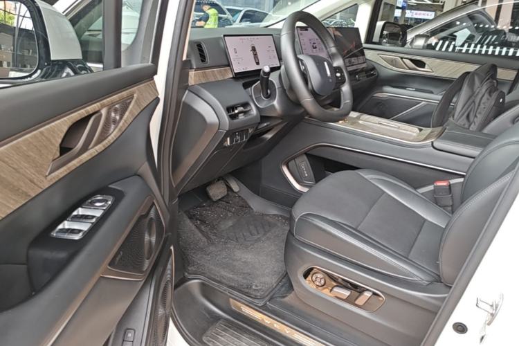 Used Wey Gaoshan 2025 Four-Wheel Drive Alpine 8 Driver Seat