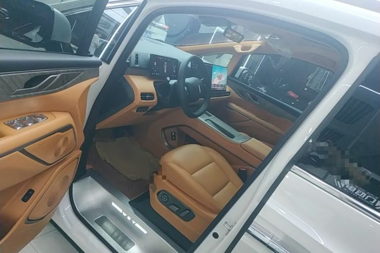 Used Wey Gaoshan 2025 Four-Wheel Drive Alpine 8 Driver Seat