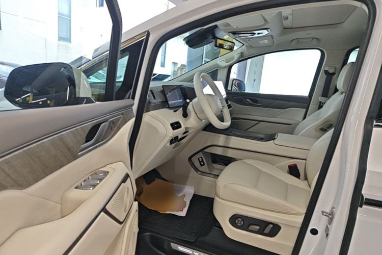 Used Wey Gaoshan 2025 Model Four-Wheel Drive Gao Shan 7 Driver Seat