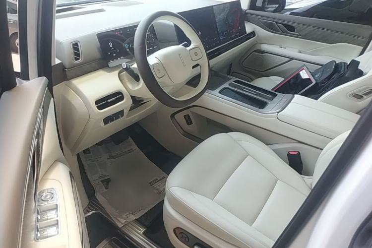 Used Wey Gaoshan 2025 Four-Wheel Drive Alpine 8 Driver Seat