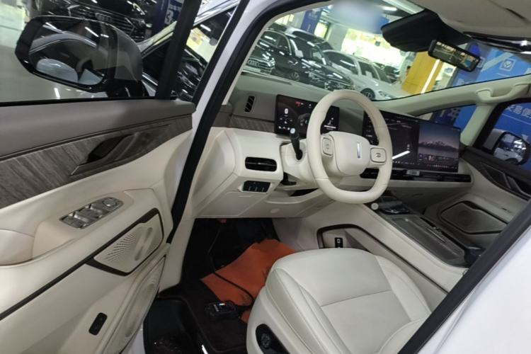 Used Wey Gaoshan 2025 Four-Wheel Drive Alpine 8 Driver Seat