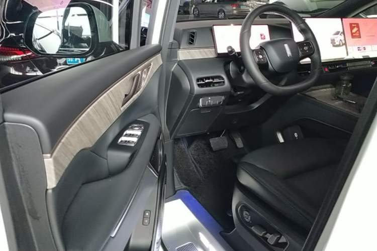Used Wey Gaoshan 2025 Model Four-Wheel Drive Gao Shan 7 Driver Seat