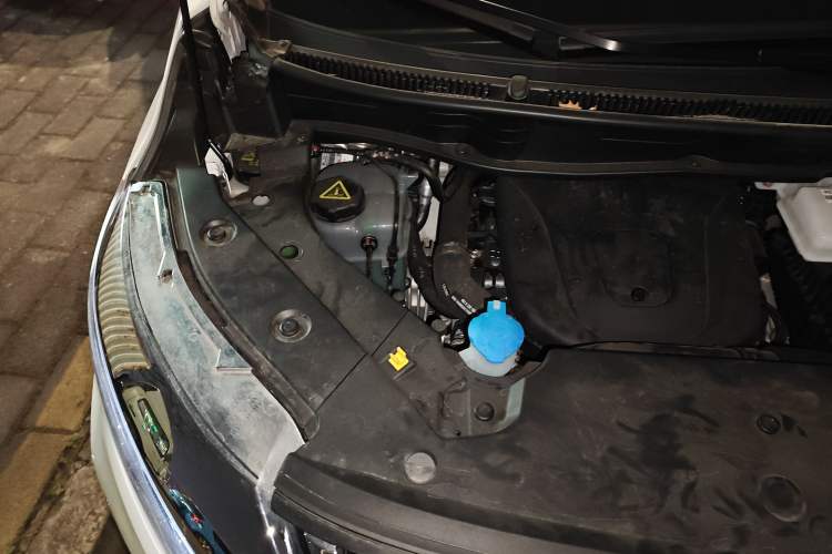 Used Wey Gaoshan 2025 Four-Wheel Drive Alpine 8 Engine Bay Right