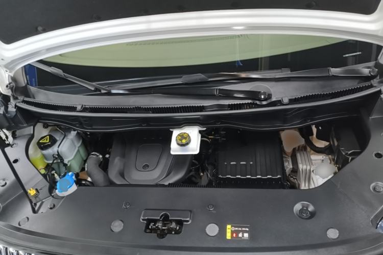Used Wey Gaoshan 2025 Four-Wheel Drive Alpine 8 Engine Bay