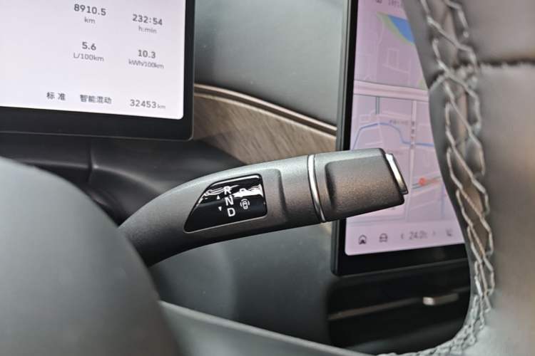 Used Wey Gaoshan 2025 Four-Wheel Drive Alpine 8 Gear Lever