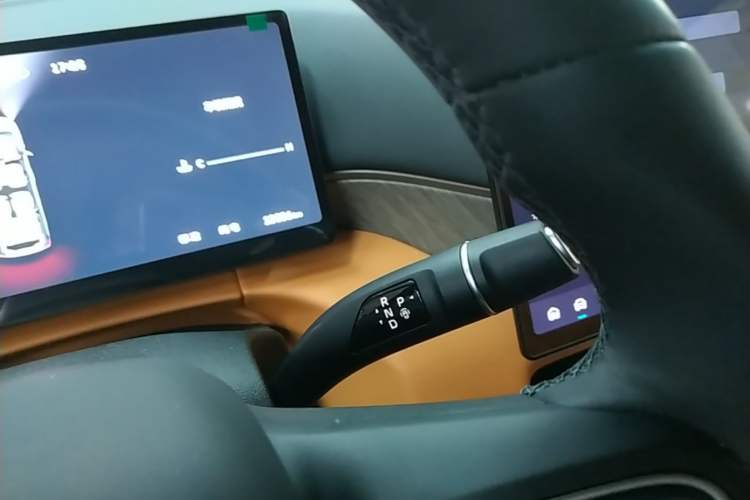 Used Wey Gaoshan 2025 Four-Wheel Drive Alpine 8 Gear Lever