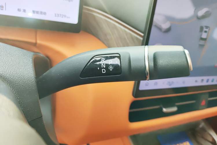 Used Wey Gaoshan 2025 Four-Wheel Drive Alpine 8 Gear Lever