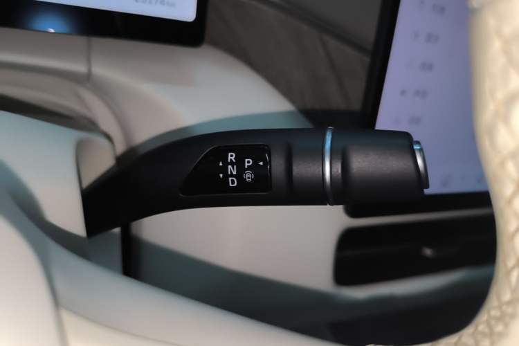 Used Wey Gaoshan 2025 Four-Wheel Drive Alpine 8 Gear Lever