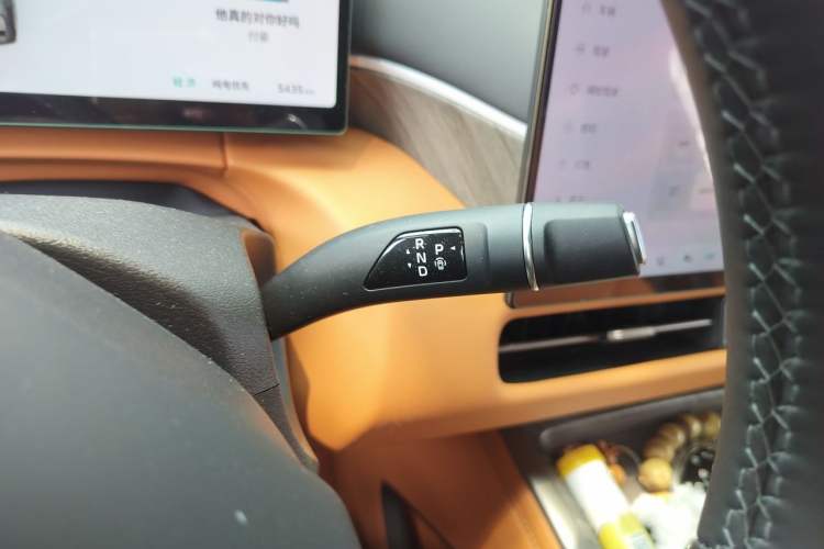 Used Wey Gaoshan 2025 Four-Wheel Drive Alpine 8 Gear Lever