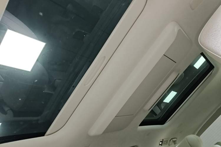 Used Wey Gaoshan 2025 Four-Wheel Drive Alpine 8 Headliner