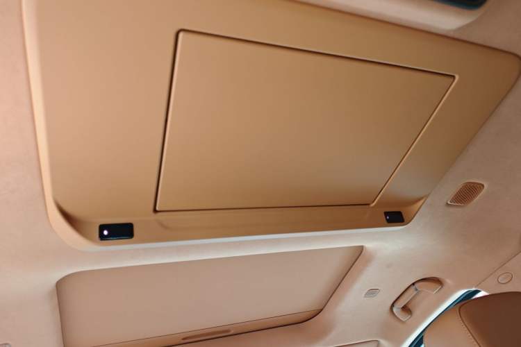 Used Wey Gaoshan 2025 Four-Wheel Drive Alpine 8 Headliner