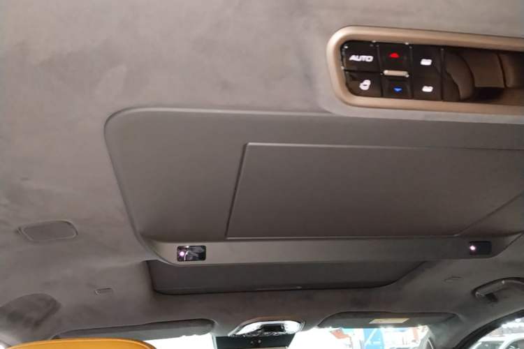 Used Wey Gaoshan 2025 Four-Wheel Drive Alpine 8 Headliner
