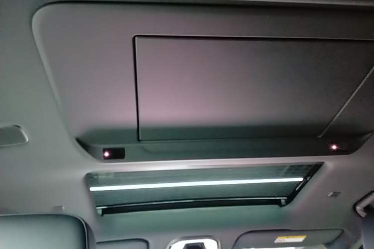 Used Wey Gaoshan 2025 Model Four-Wheel Drive Gao Shan 7 Headliner