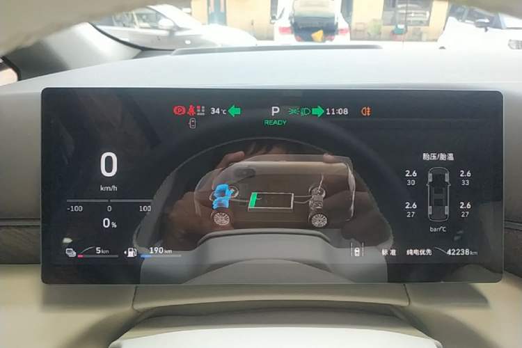Used Wey Gaoshan 2025 Four-Wheel Drive Alpine 8 Instrument Cluster