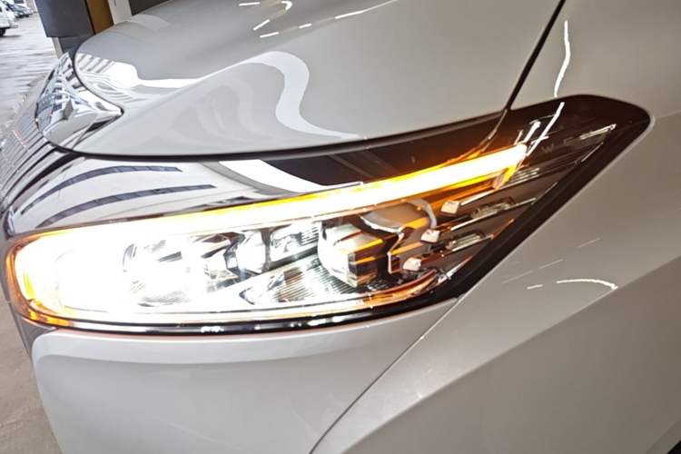 Used Wey Gaoshan 2025 Model Four-Wheel Drive Gao Shan 7 Left Front Headlight