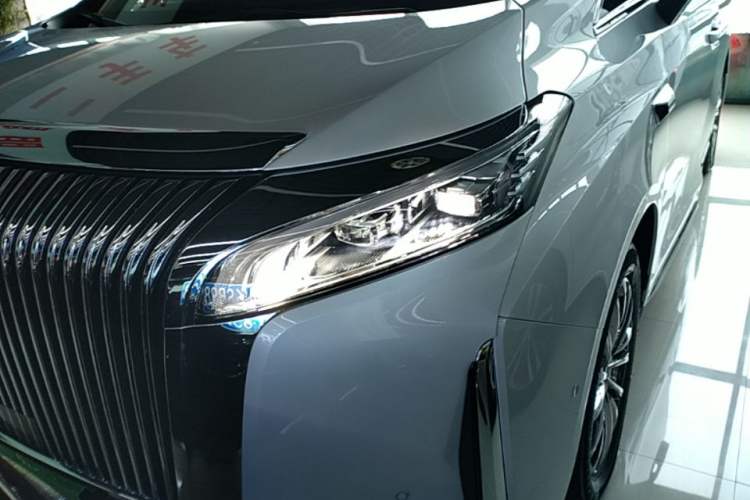 Used Wey Gaoshan 2025 Model Four-Wheel Drive Gao Shan 7 Left Front Headlight