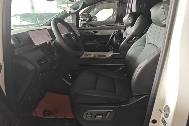 Used Wey Gaoshan 2025 Four-Wheel Drive Alpine 8 Left Front Seat