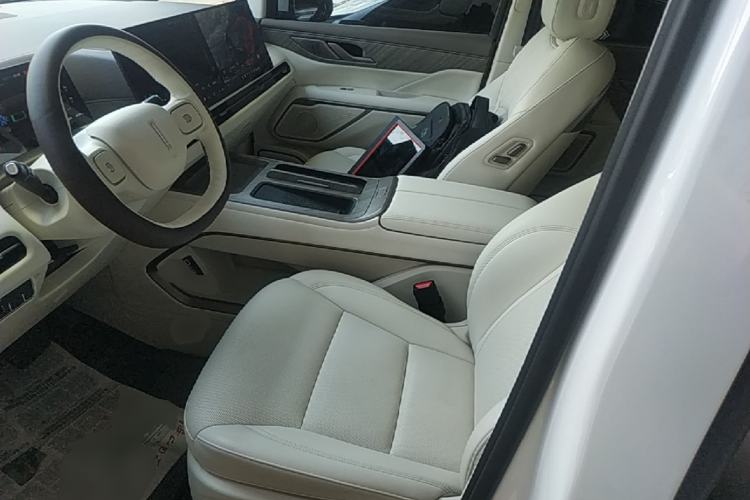 Used Wey Gaoshan 2025 Four-Wheel Drive Alpine 8 Left Front Seat