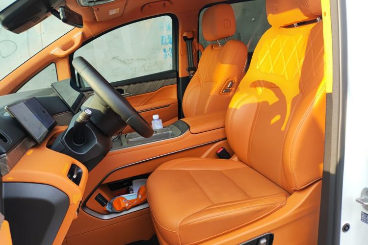 Used Wey Gaoshan 2025 Four-Wheel Drive Alpine 8 Left Front Seat