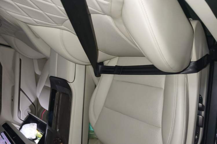 Used Wey Gaoshan 2025 Four-Wheel Drive Alpine 8 Left Front Seat