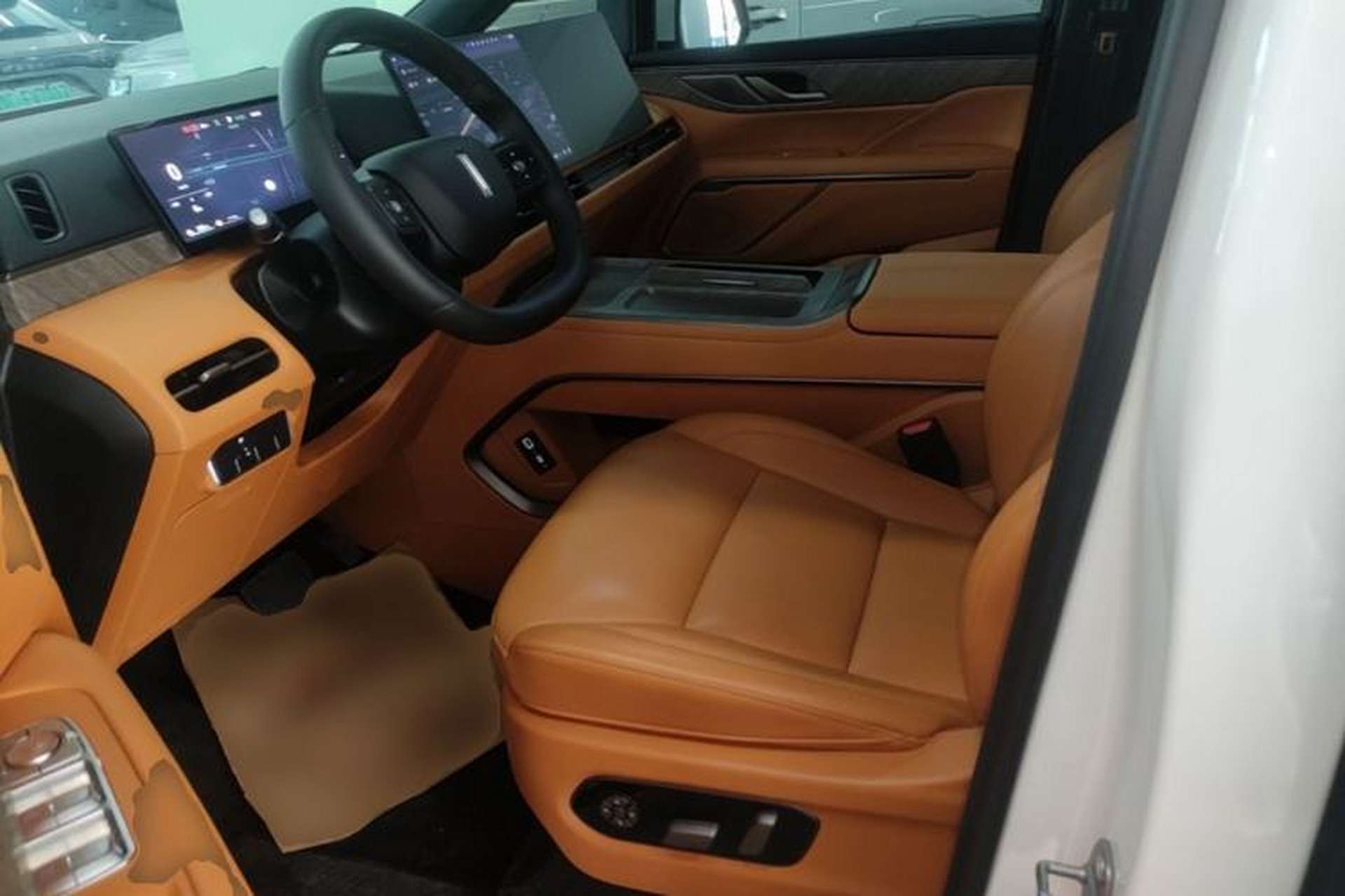 Used Wey Gaoshan 2025 Four-Wheel Drive Alpine 8 Left Front Seat