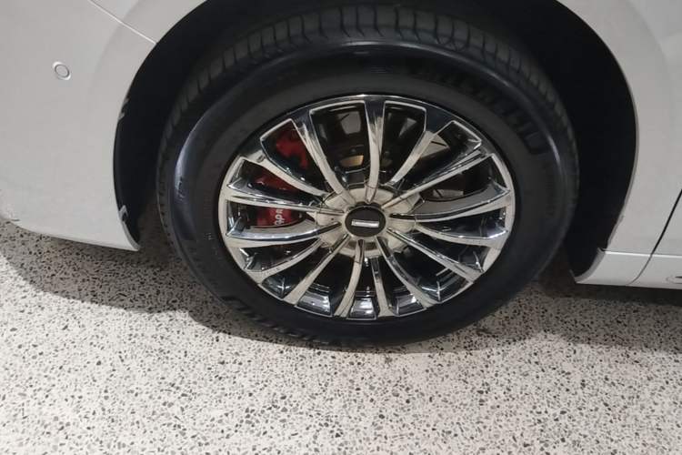 Used Wey Gaoshan 2025 Four-Wheel Drive Alpine 8 Left Front Wheel Hub