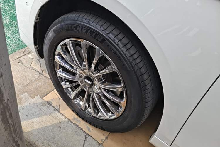Used Wey Gaoshan 2025 Four-Wheel Drive Alpine 8 Left Front Wheel Hub