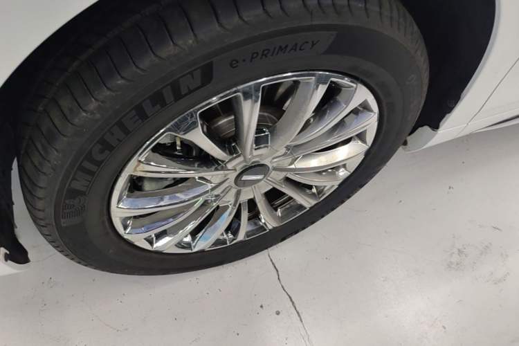 Used Wey Gaoshan 2025 Four-Wheel Drive Alpine 8 Left Front Wheel Hub
