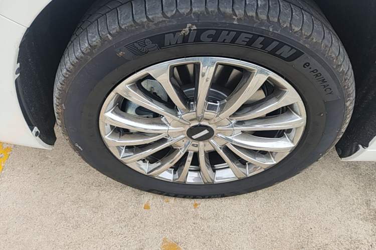 Used Wey Gaoshan 2025 Four-Wheel Drive Alpine 8 Left Front Wheel Hub