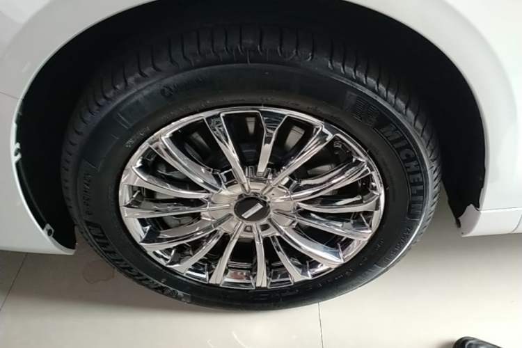 Used Wey Gaoshan 2025 Model Four-Wheel Drive Gao Shan 7 Left Front Wheel Hub
