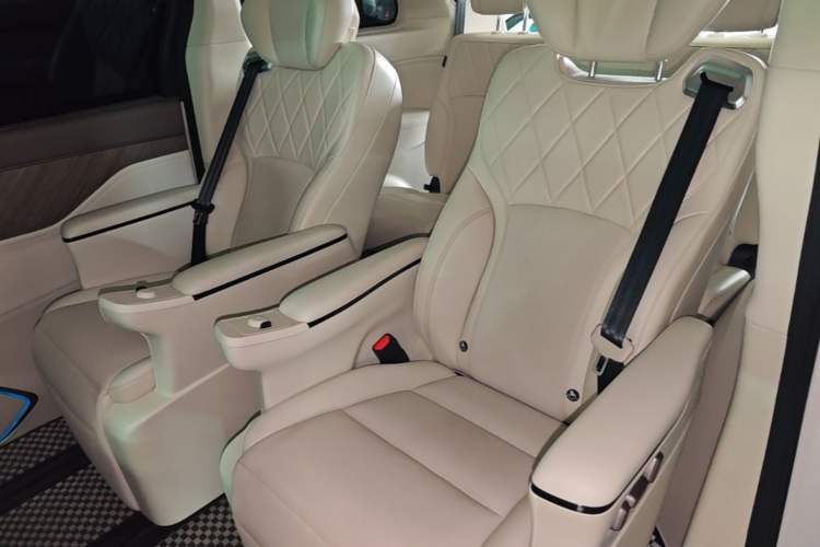 Used Wey Gaoshan 2025 Four-Wheel Drive Alpine 8 Left Rear Seat
