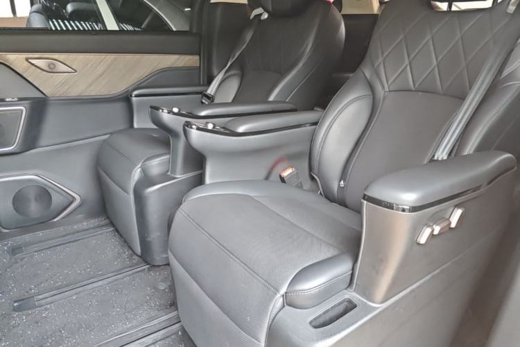 Used Wey Gaoshan 2025 Four-Wheel Drive Alpine 8 Left Rear Seat