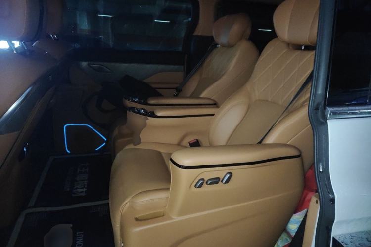 Used Wey Gaoshan 2025 Four-Wheel Drive Alpine 8 Left Rear Seat