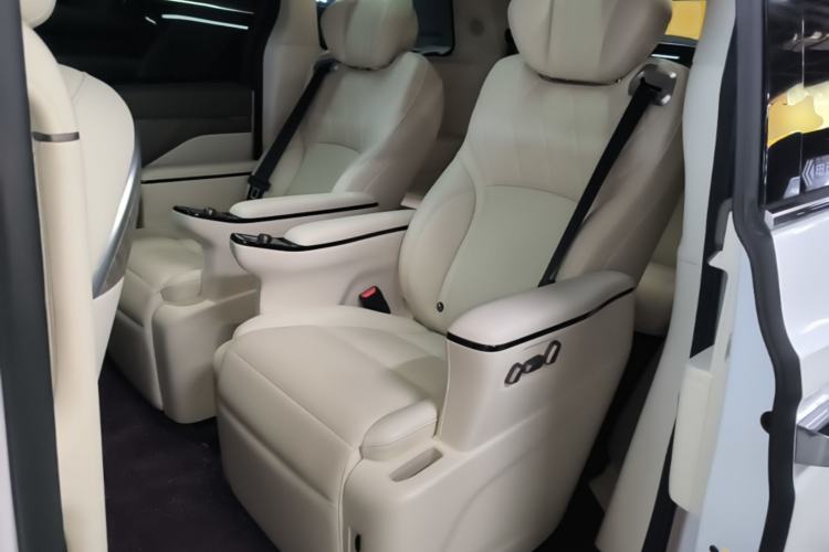 Used Wey Gaoshan 2025 Four-Wheel Drive Alpine 8 Left Rear Seat