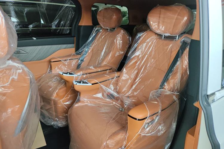 Used Wey Gaoshan 2025 Four-Wheel Drive Alpine 8 Left Rear Seat