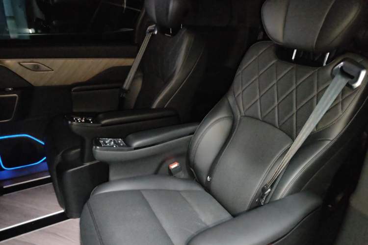 Used Wey Gaoshan 2025 Model Four-Wheel Drive Gao Shan 7 Left Rear Seat