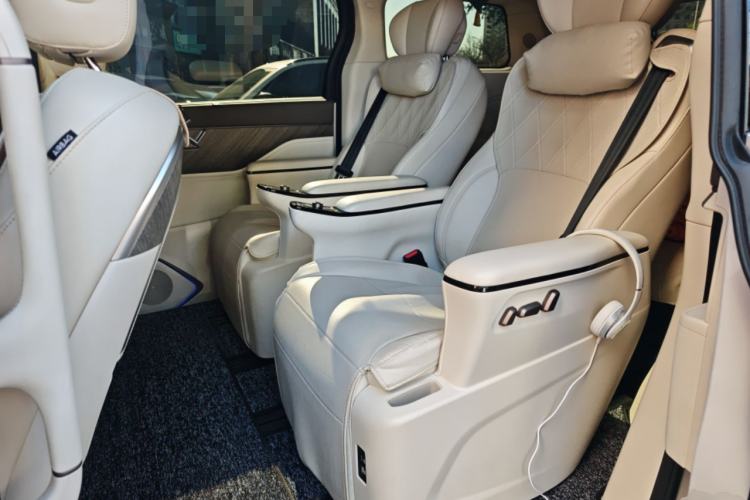 Used Wey Gaoshan 2025 Four-Wheel Drive Alpine 8 Left Rear Seat