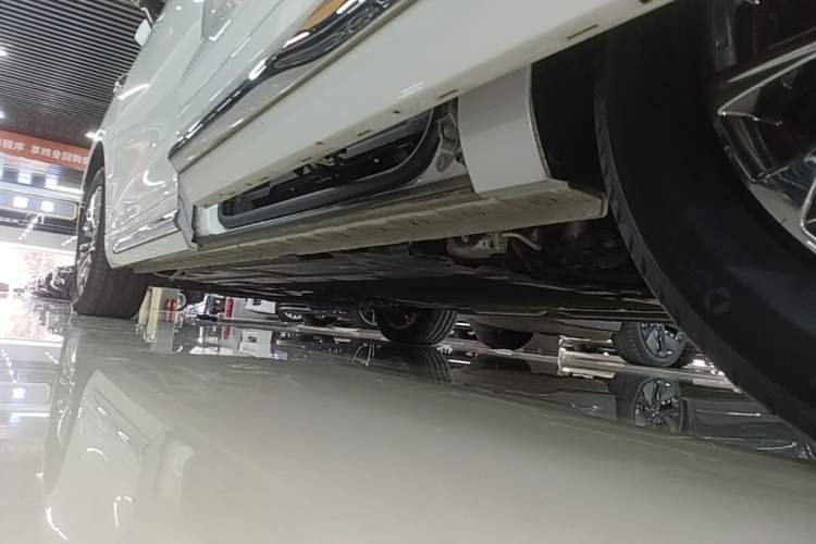 Used Wey Gaoshan 2025 Four-Wheel Drive Alpine 8 Left Side Sill