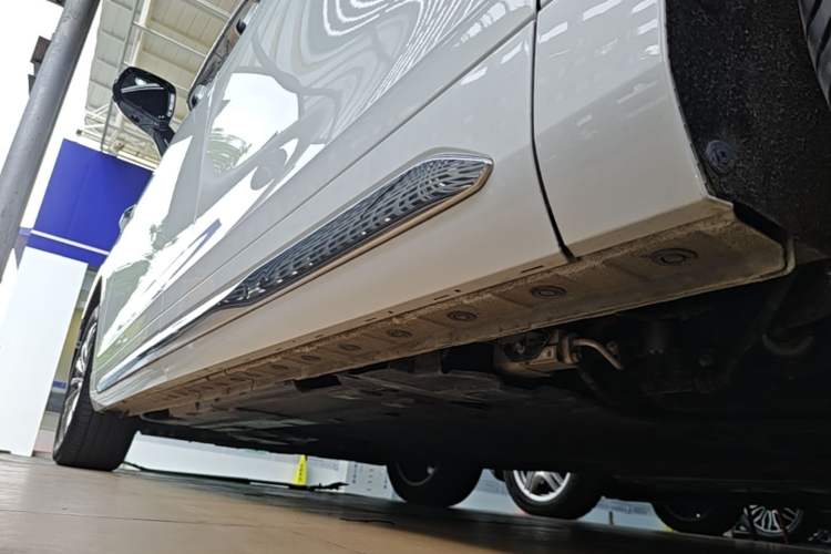 Used Wey Gaoshan 2025 Four-Wheel Drive Alpine 8 Left Side Sill
