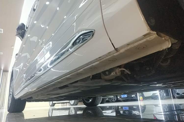 Used Wey Gaoshan 2025 Four-Wheel Drive Alpine 8 Left Side Sill