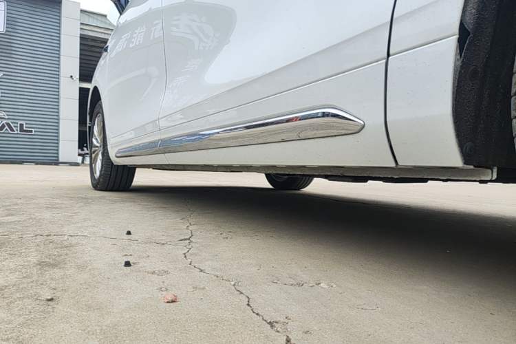 Used Wey Gaoshan 2025 Four-Wheel Drive Alpine 8 Left Side Sill