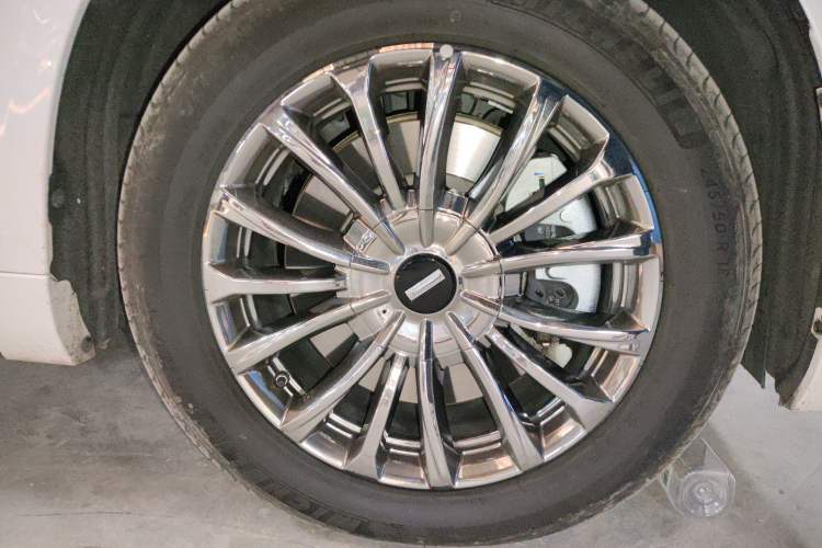 Used Wey Gaoshan 2025 Four-Wheel Drive Alpine 8 Right Front Wheel Hub