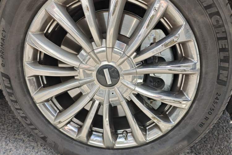 Used Wey Gaoshan 2025 Four-Wheel Drive Alpine 8 Right Front Wheel Hub