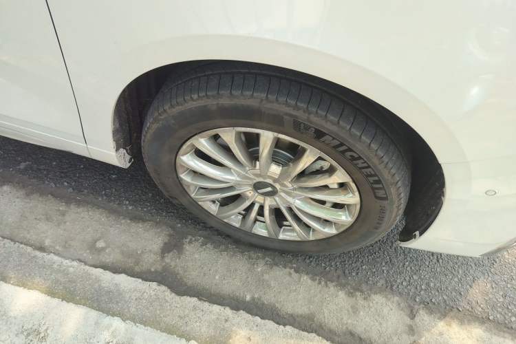 Used Wey Gaoshan 2025 Four-Wheel Drive Alpine 8 Right Front Wheel Hub