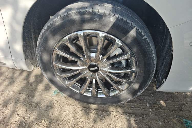 Used Wey Gaoshan 2025 Four-Wheel Drive Alpine 8 Right Front Wheel Hub